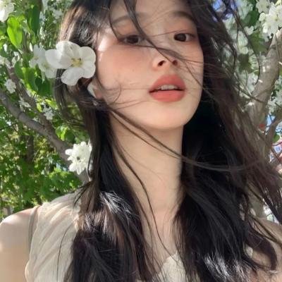 衣橱里的她1